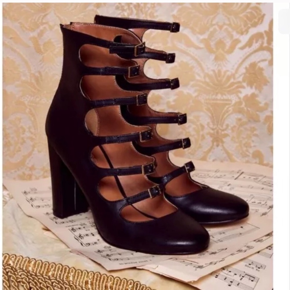 Courtney by Nastygal Whiskey a go go leather heel